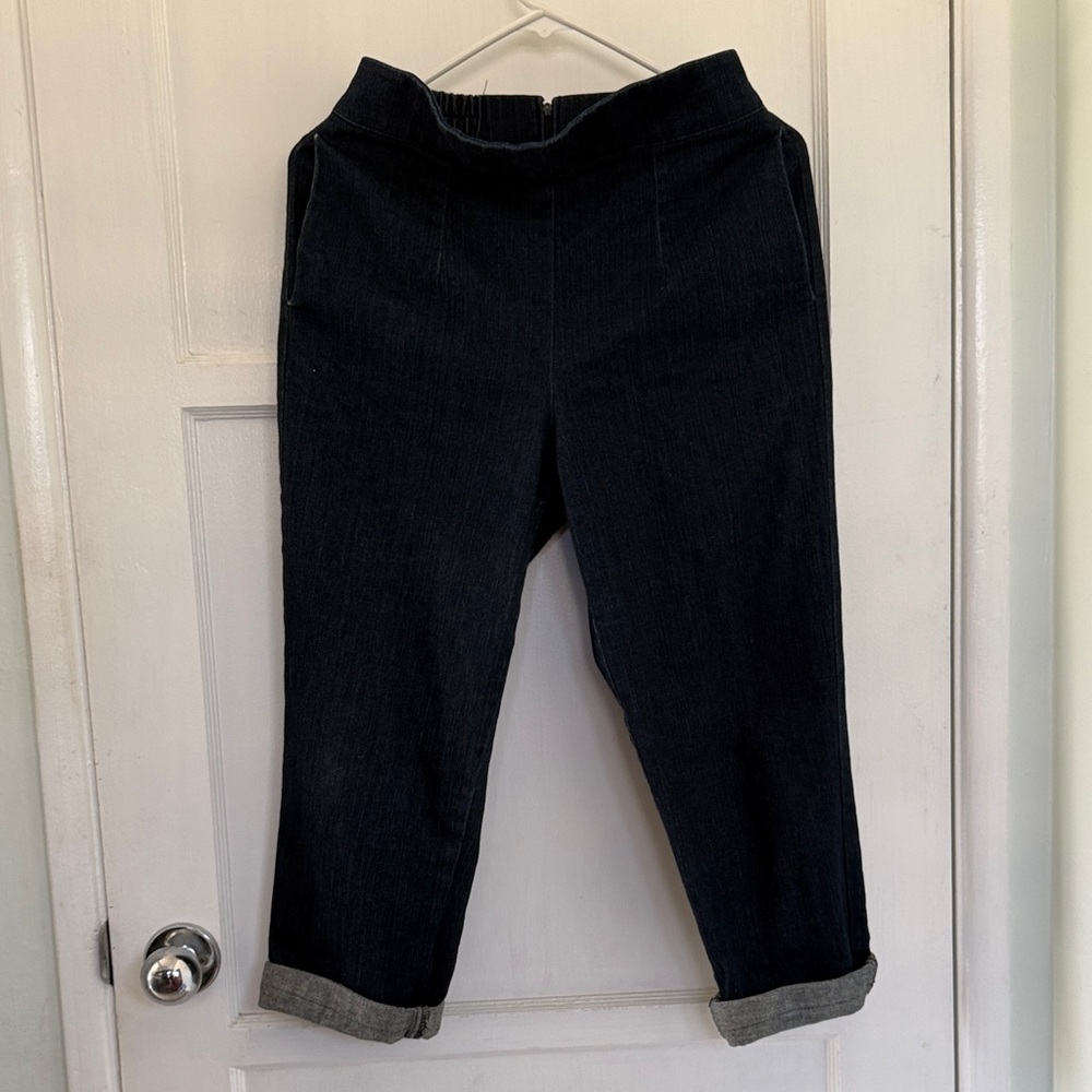 Stylish Denim Cropped Pants
